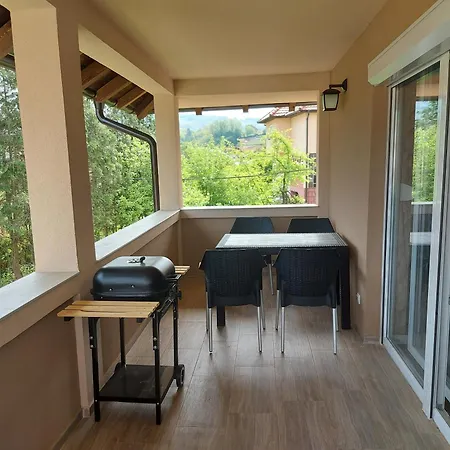 Apartment Feniks Plijeskovo